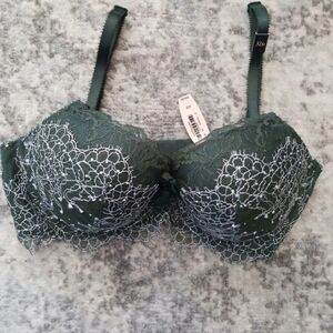 NWT Victoria's Secret Angel Demi Bra 32D